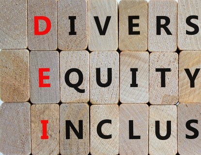 Tekstiä kirjoitettuna puualustalle: Diversity, equality, inclusion